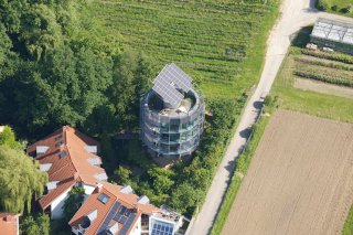 Illustration for article titled These Buildings Can Actually Move by Rotating